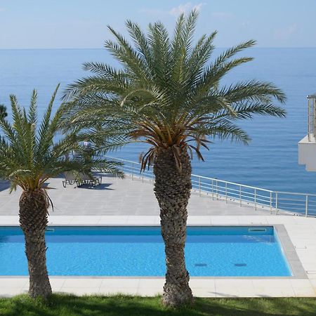Porto Belissario Hotell Ferma Exteriör bild