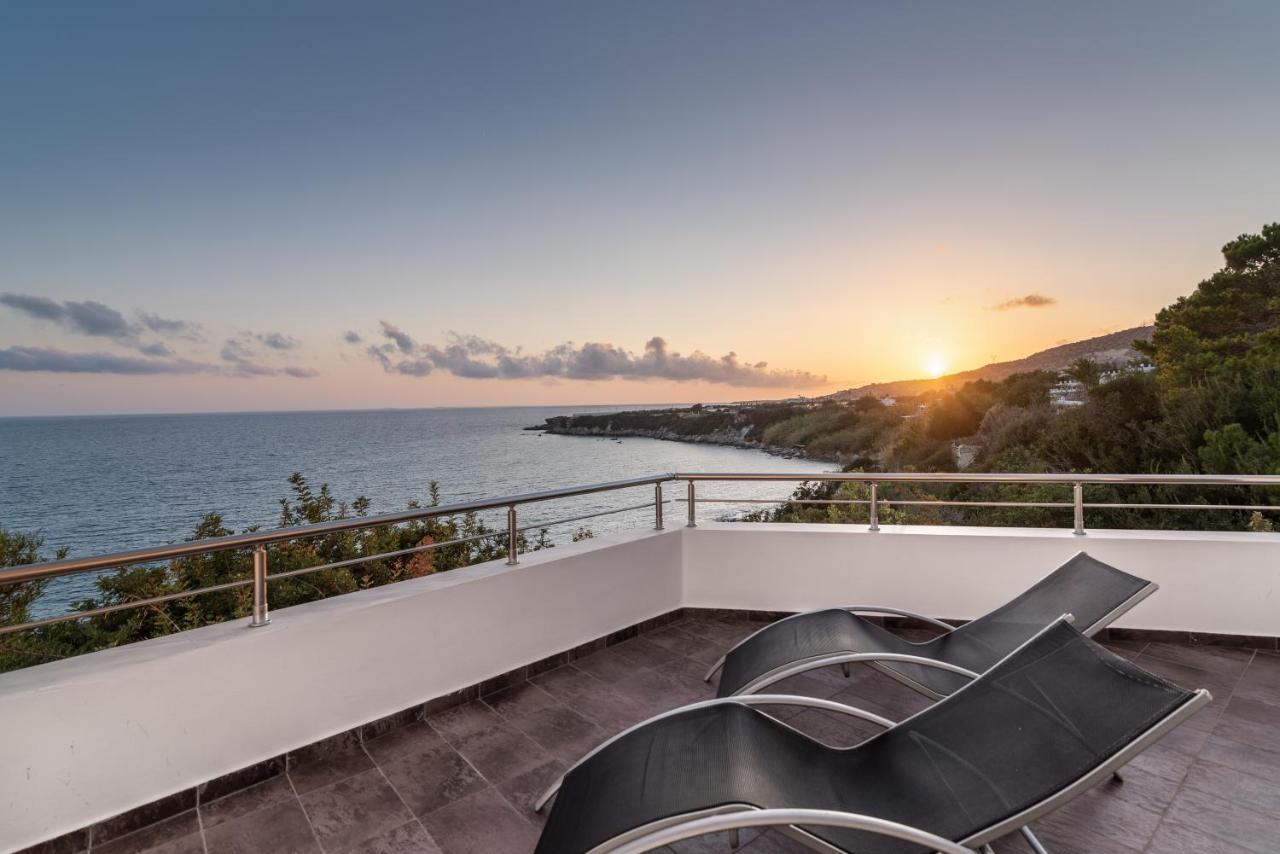 Porto Belissario Hotell Ferma Exteriör bild